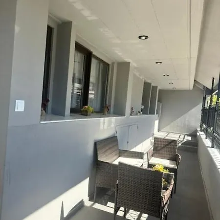 Letsios Steel3 Apartament